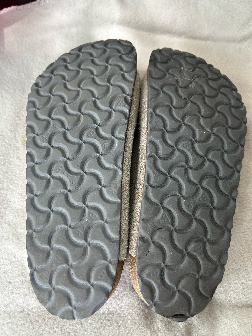 Birkenstock Arizona Suede Double-Buckle Slide Sandals in Beige womens size 7(38) - Picture 5 of 6